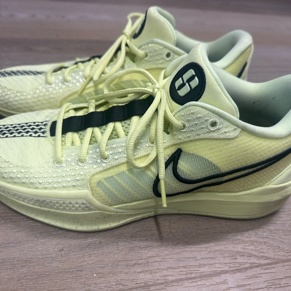 Nike Sabrina 1 Exclamation! Men’s 11/Women’s 12.5